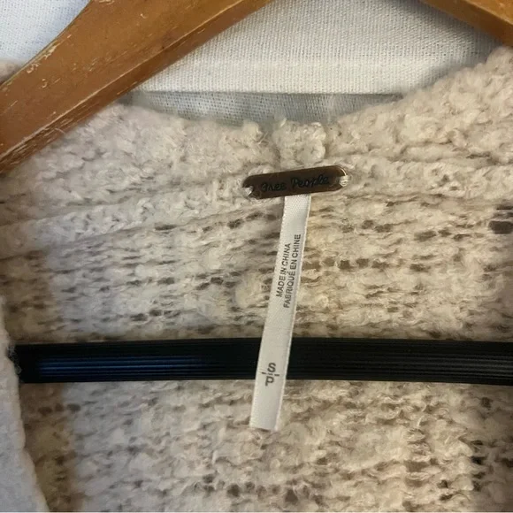 SOLD 🛑 Free People Wool Cardigan - Picture 4 of 5